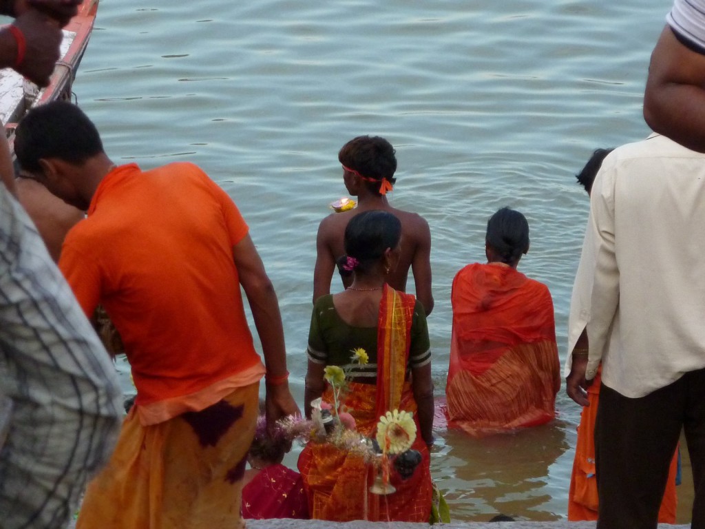 Indrukwekkende ochtendwandeling bij de Ganges in Varanasi