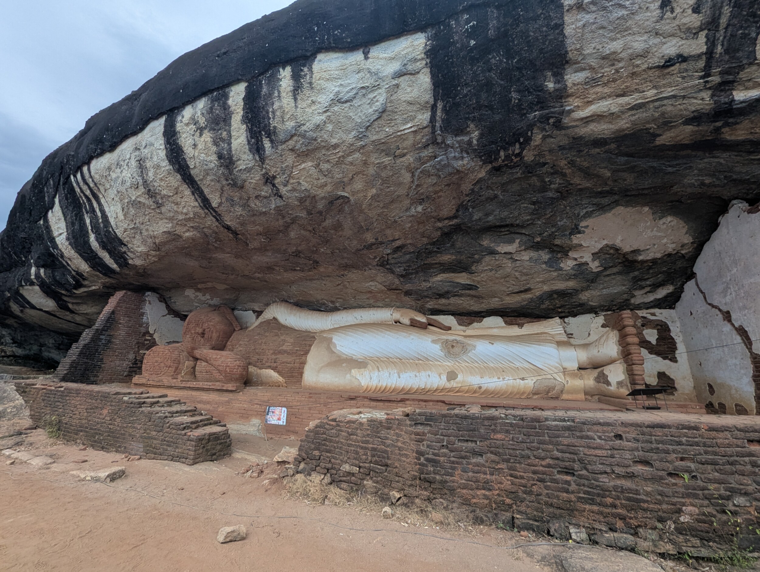 Liggende Buddha Pidurangala Rock - Sri Lanka