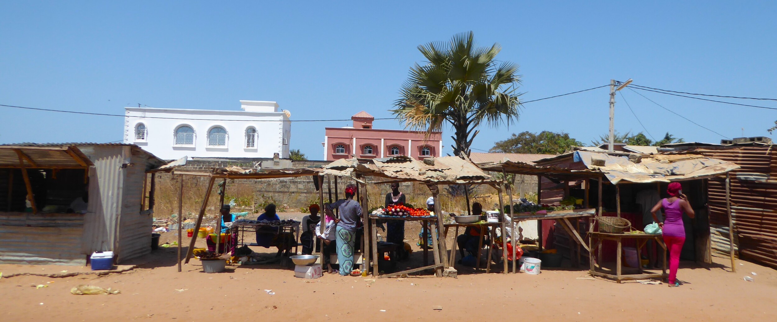 Onderweg naar de Vismarkt van Tanji in The Gambia