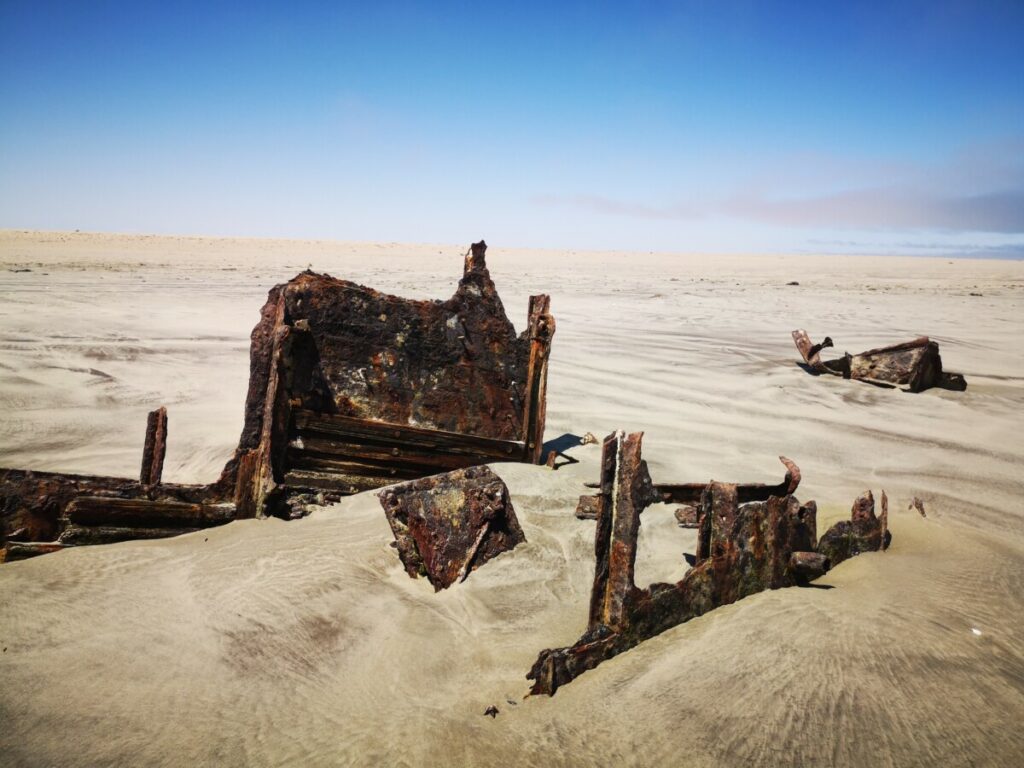 Shipwreck - Skeleton Coast NP - Namibia