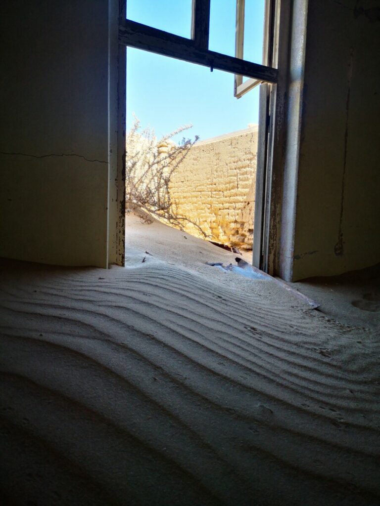 Spookstad Kolmanskop - Nabij Aus, Namibië