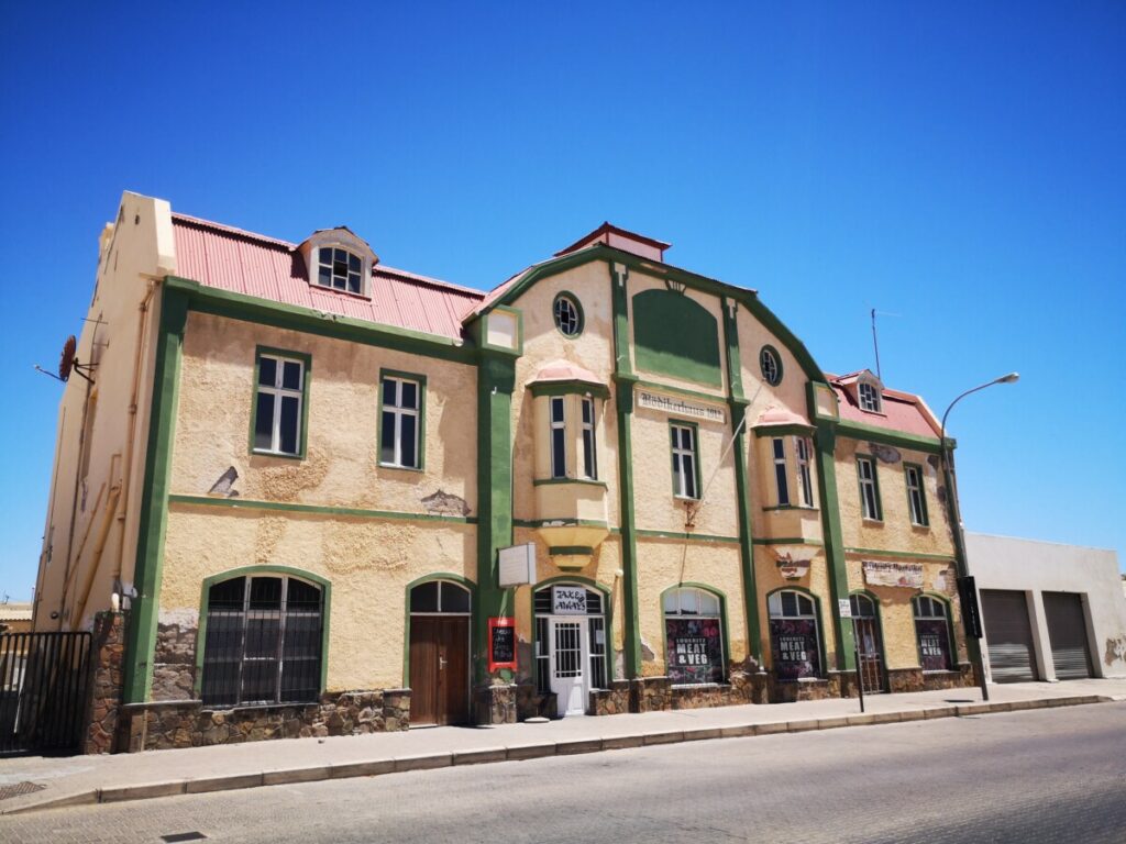 Oud Duits pand in Lüderitz nabij Spookstad Kolmanskop