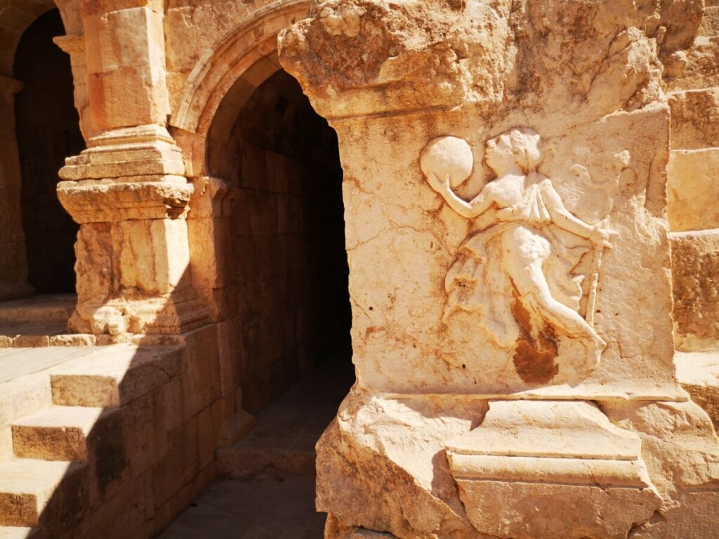 Noord theater in de Ruïnes van Jerash 