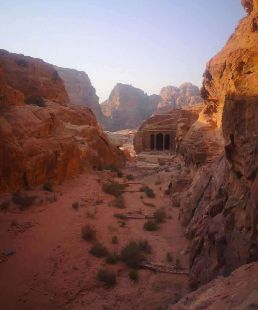 Gave deel van de trail High Place of Sacrifice - Petra