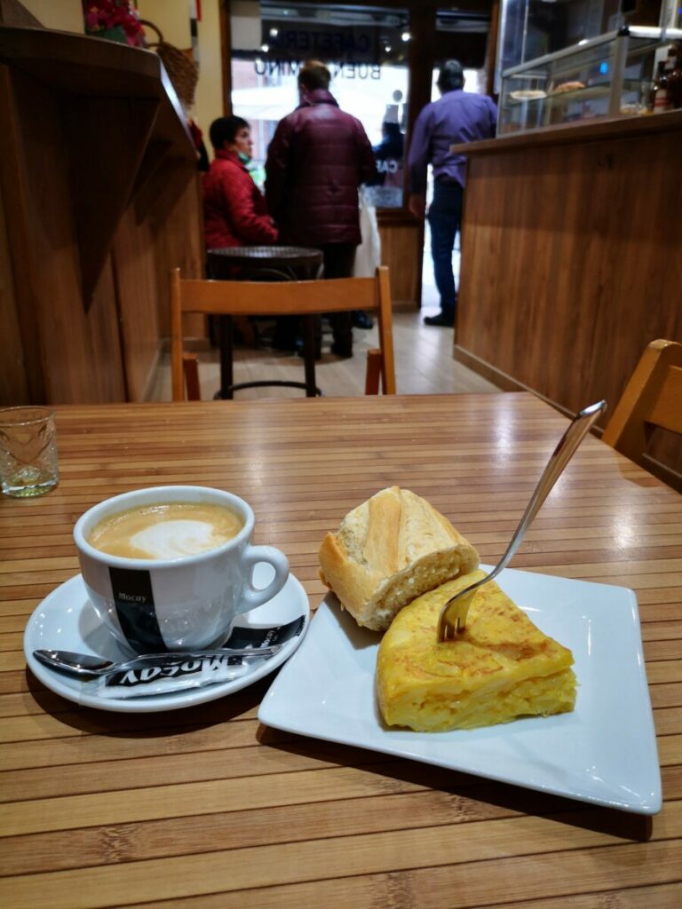 Cafe con Leche and Tortilla - 8 days pilgrimage