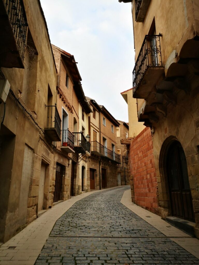 De verlaten straten van Navarrete - Camino Frances