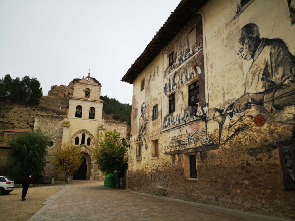 Straatbeeld in Belorado - Camino Frances