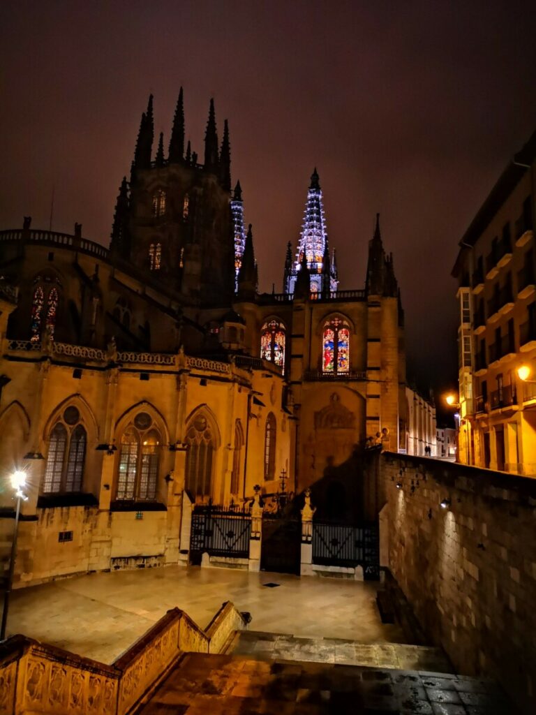 kathedraal van Burgos by night