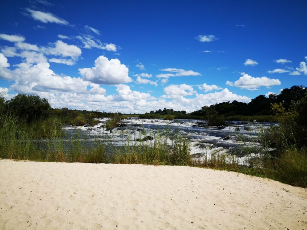 Wat te doen in Divundu - White Sands - Popa Falls