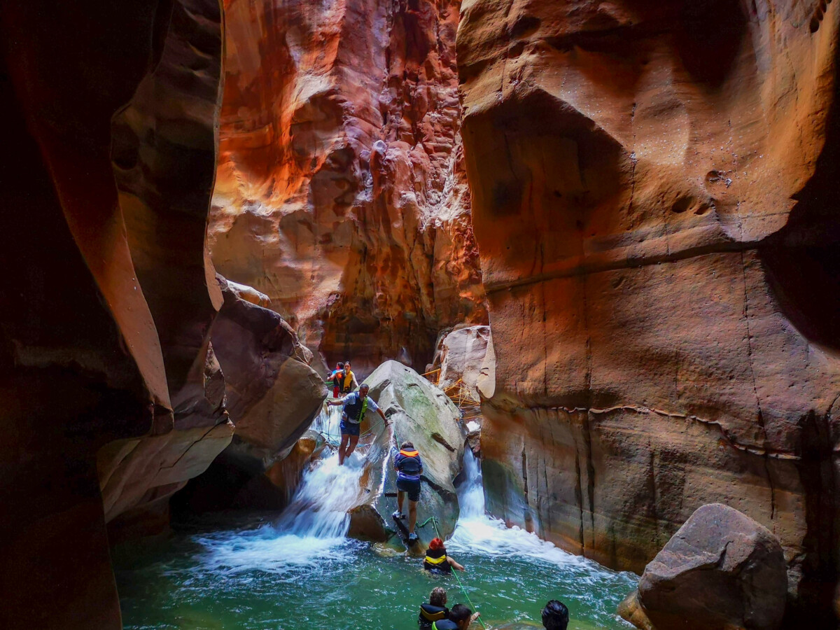 De mooiste wadi van Jordanië - Ga het avontuur aan in de Wadi Mujib De mooiste wadi van Jordanië - Ga het avontuur aan in de Wadi Mujib