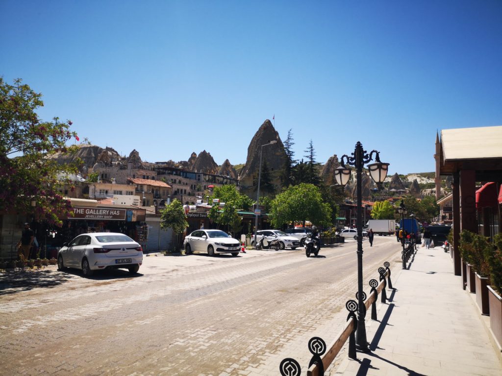 Hoofdstraat in Göreme, Turkije