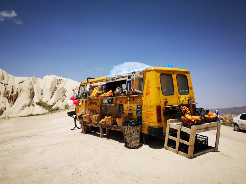 Even een sinaasappelsapje scoren - Cappadocië - Turkije