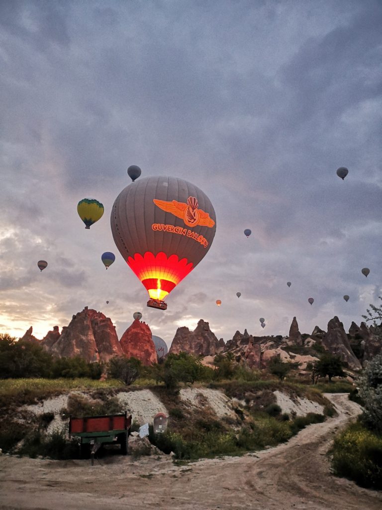 Luchtballon in de Red & Rose Valley - Cappadocië, Turkije