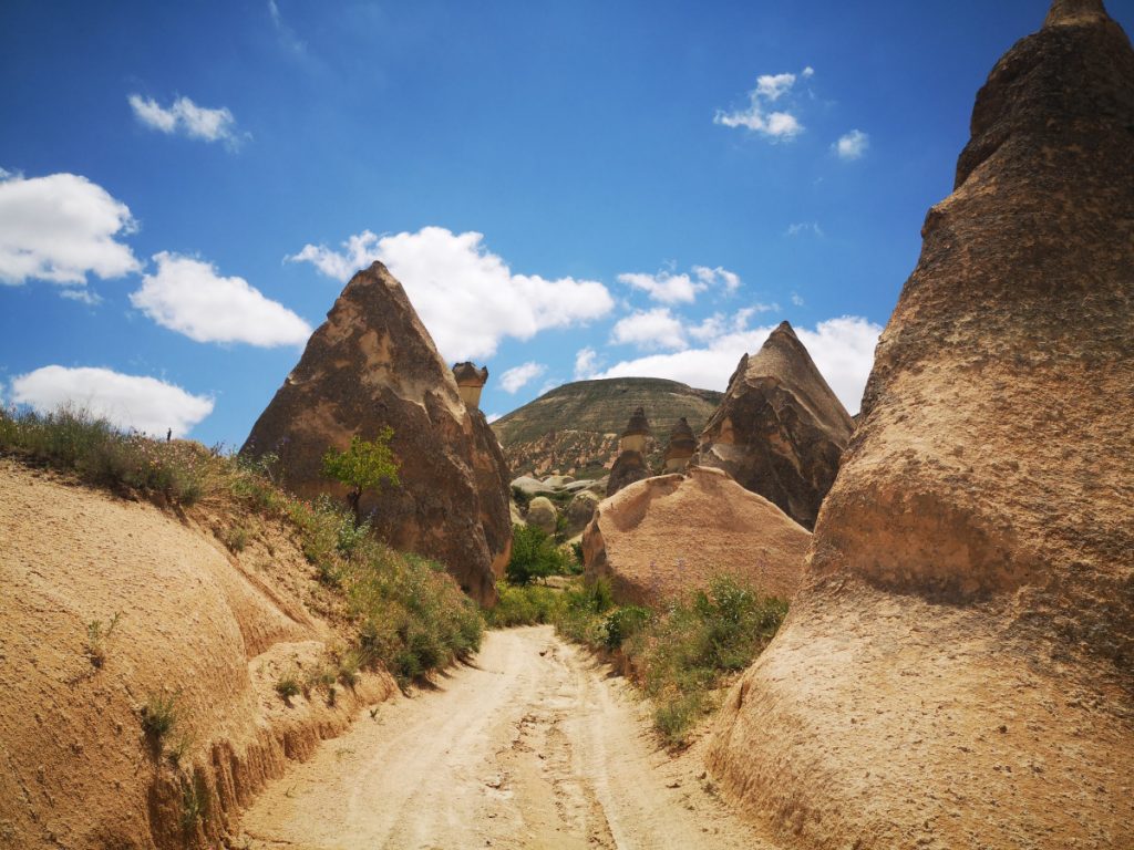 Wandelen tussen Çavuşin en Zelve Open Air Museum