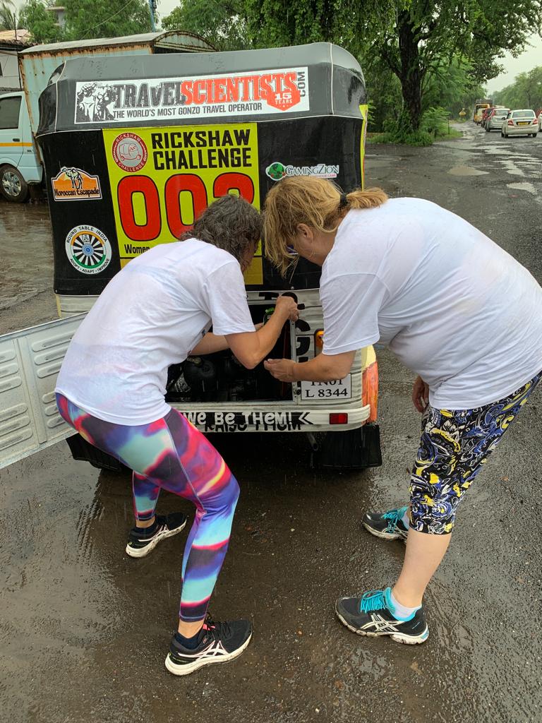 Rickshaw Challenge MumbaiXpress - 3 women, 1 autorickshaw and a 2000 km ride through 5 states of India