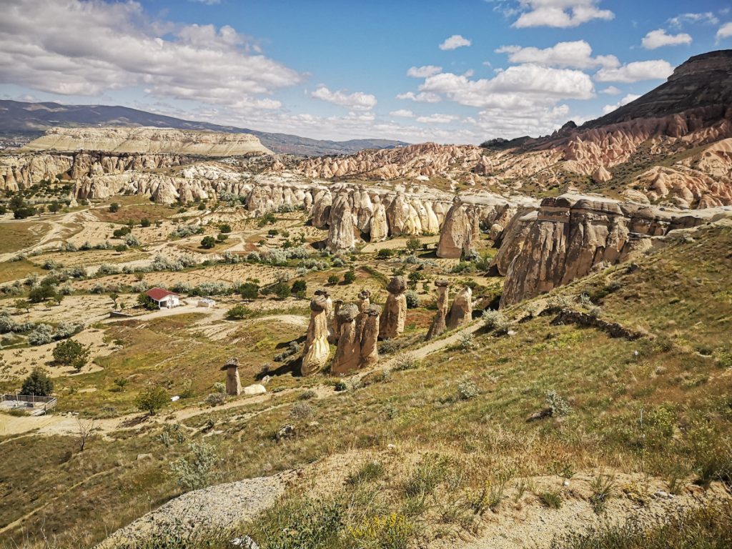 Alleen wandelen en navigeren in Cappadocië, Turkije