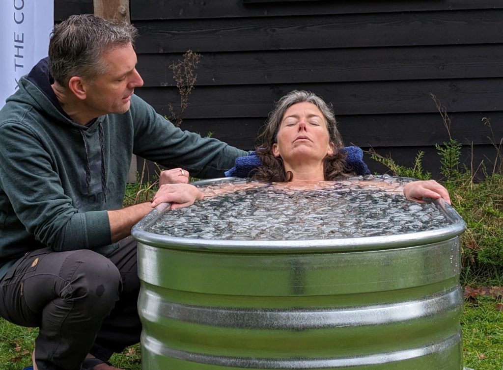 2 minuten het ijsbad in -Zinvol Reizen