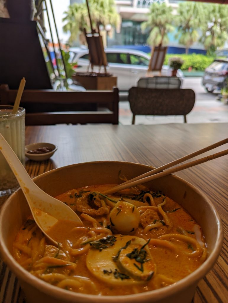 Tasting the authentic Nyonya Laksa of Donald & Lily in Melaka, Malaysia