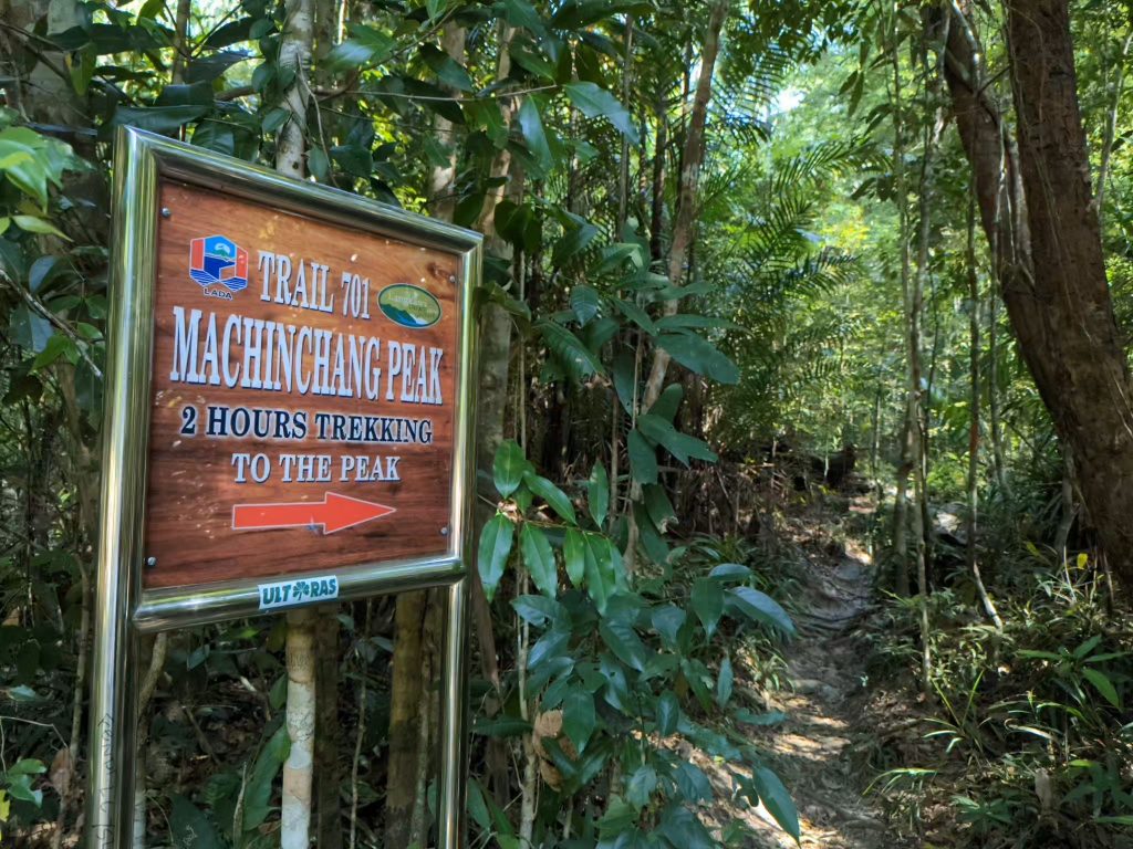 Zinvol Reizen op Gunung Machinchang Langkawi - 2x Geweldig Uitzicht - Hiken op Machinchang Trail of de kabelbaan naar Skybrigde Langkawi