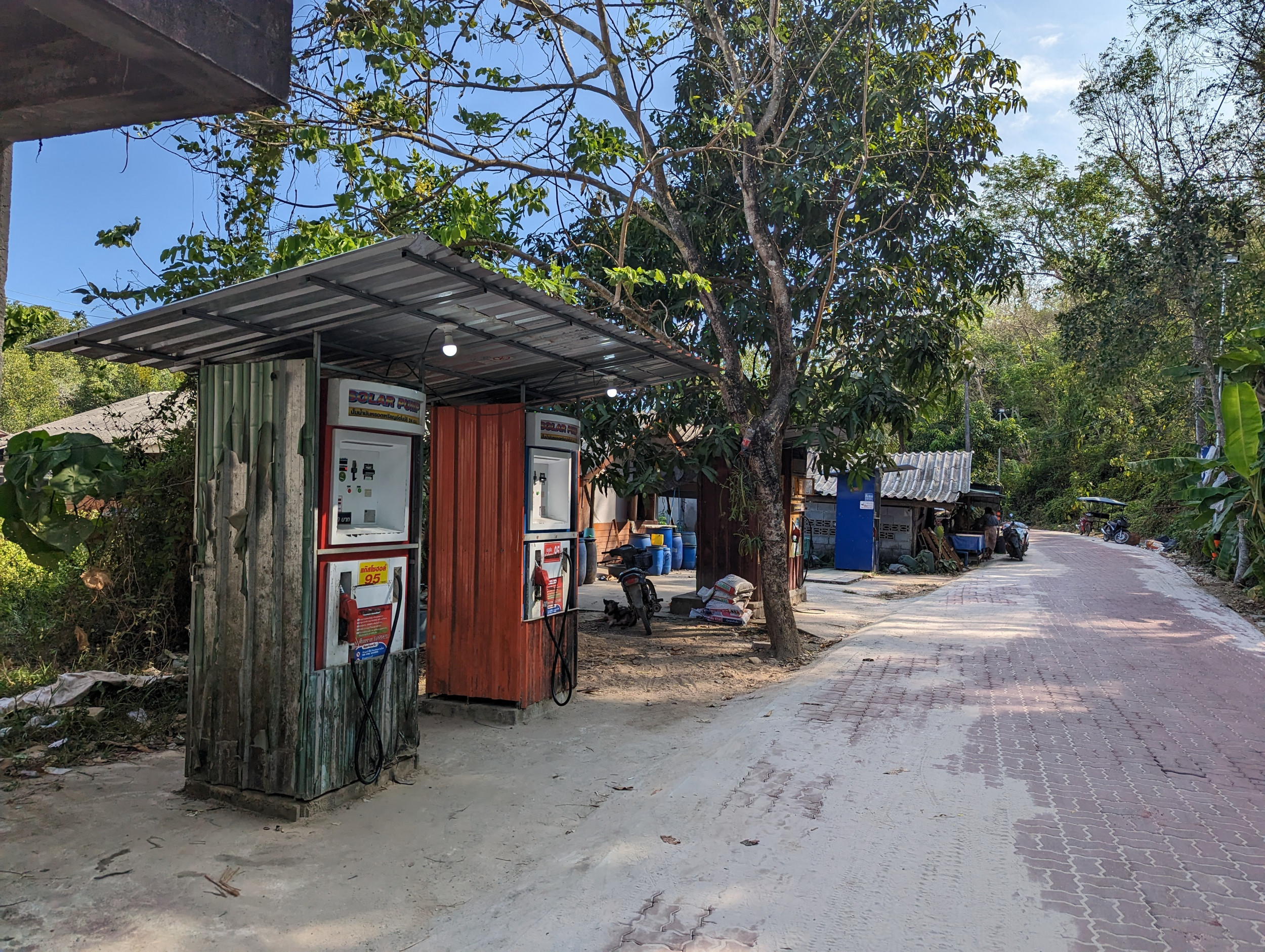 Wandelen op Koh Mook, Thailand