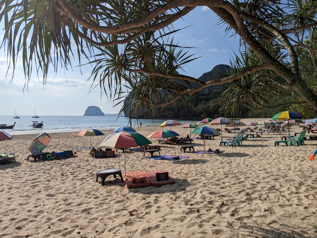 Relaxen op Charlie Beach - Koh Mook, Thailand