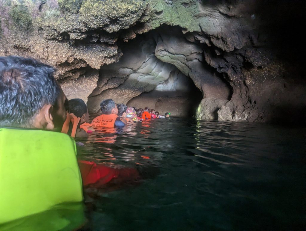 De Emerald Cave indrijven - Koh Mook, Thailand