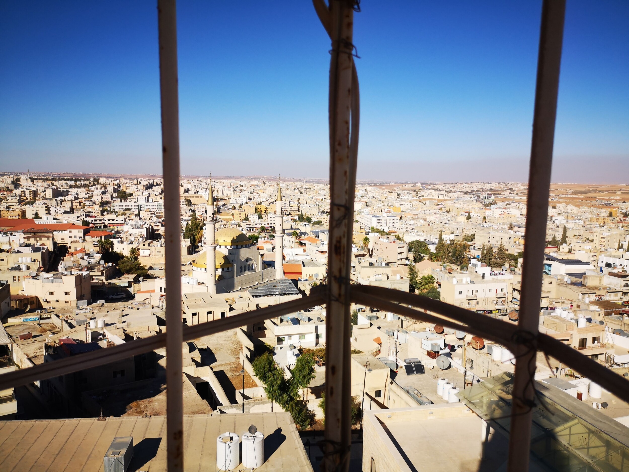 Zicht over Madaba - St John Baptist Church