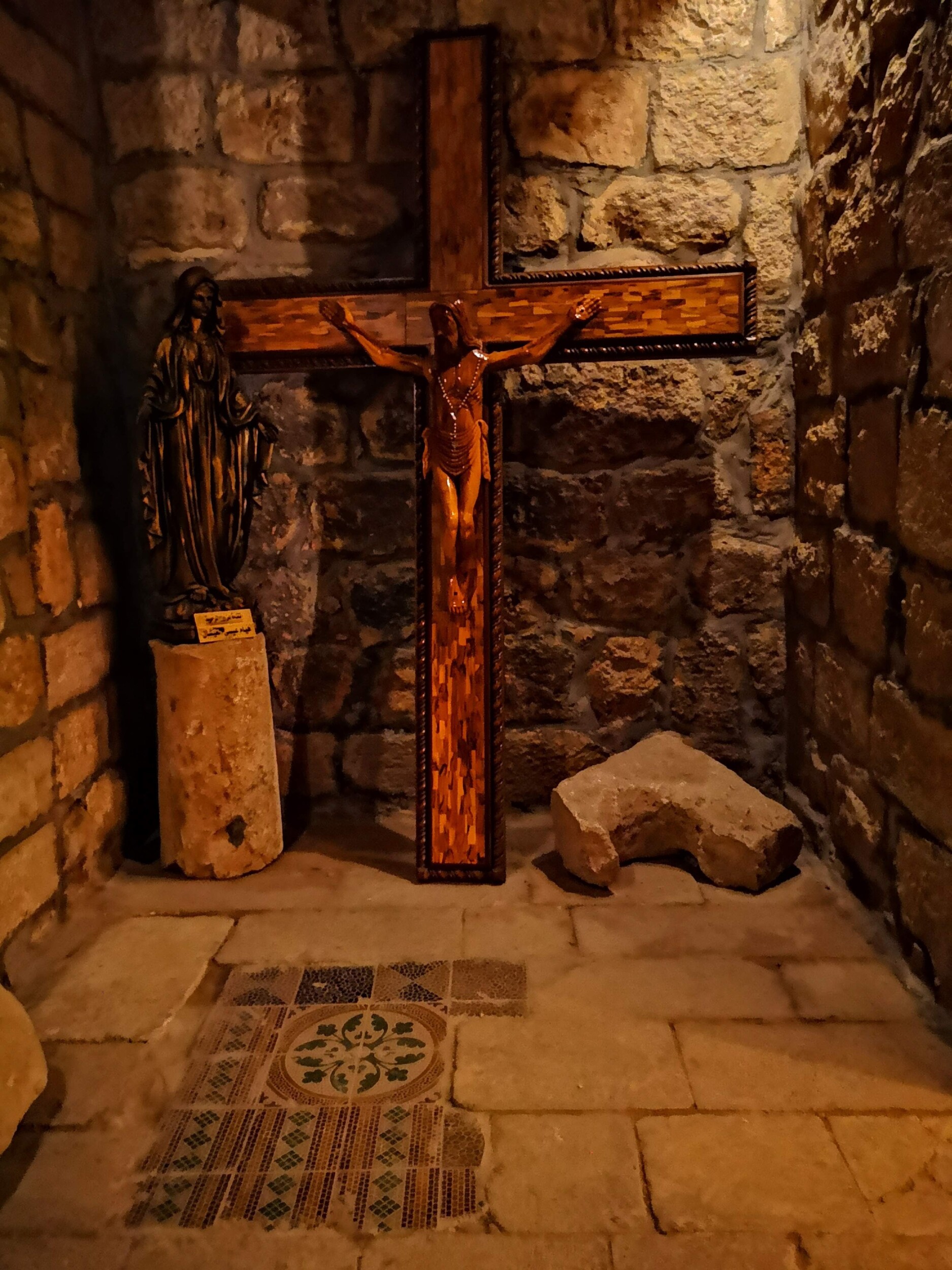 De kelders van de St John Baptist Church - Madaba