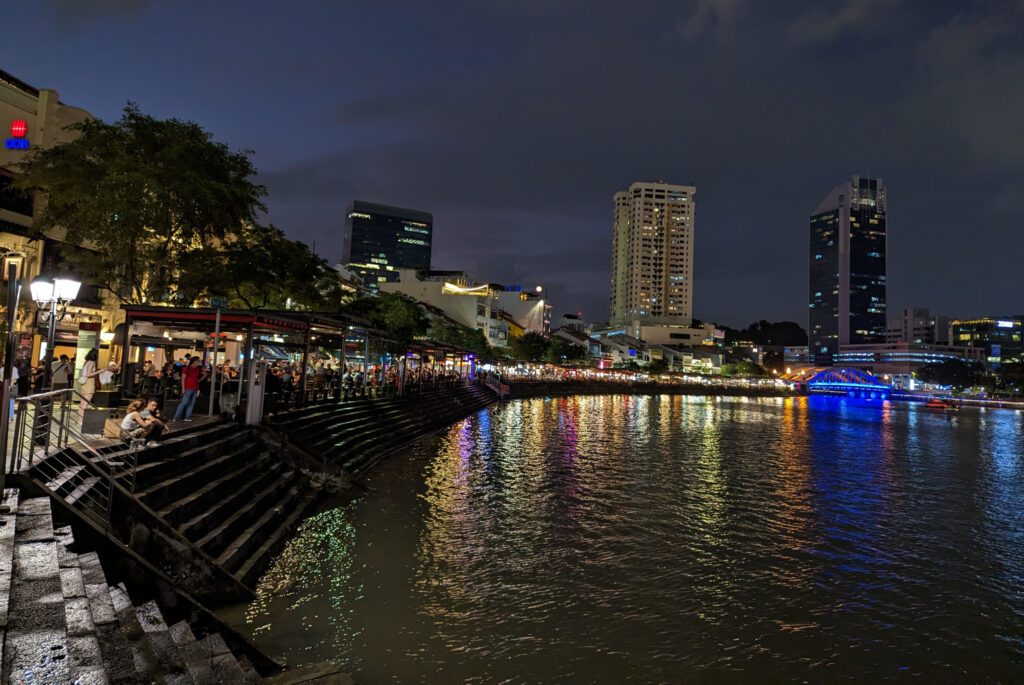 Het drukke Boat quay in Singapore - Marina Bay area