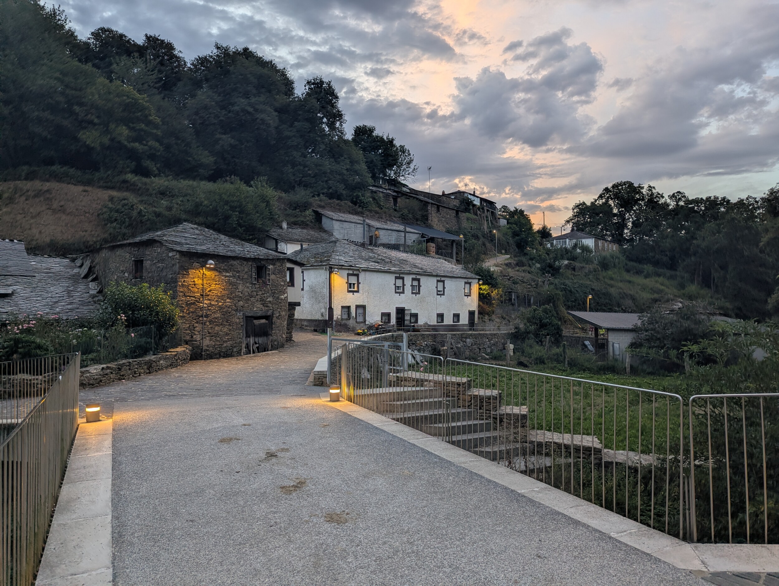 Camino Frances - Vroege ochtend vanuit Triacastela Por San Xil