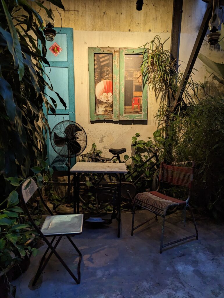 Great sitting area at Moontree 47 - Visit Georgetown - Penang - 13 tips what to do in Penang, Malaysia