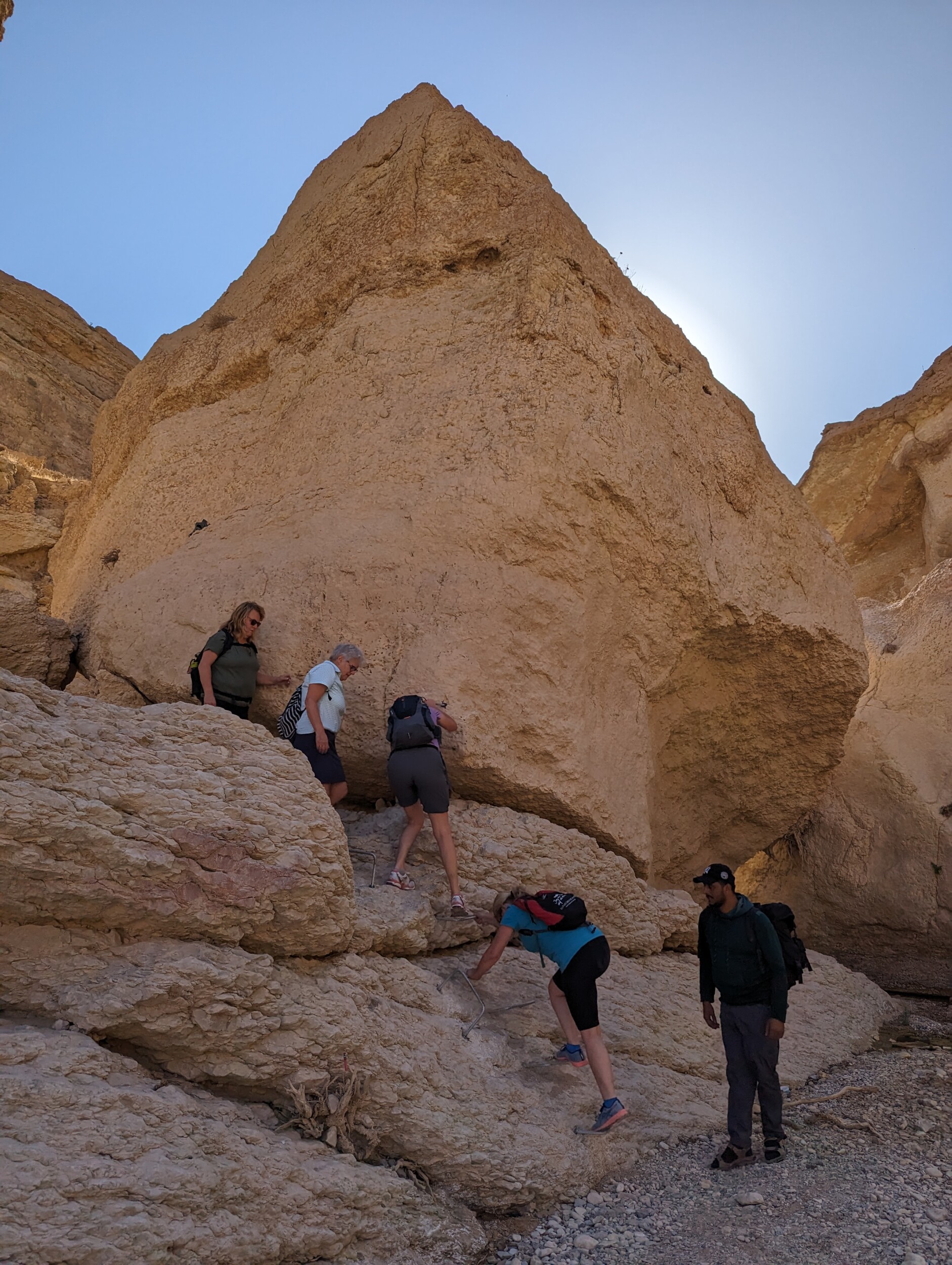 Wandelen in de Wadi Ghuweir, Jordanië - De wadi die als de mooiste wadi van Jordanië bekend staat