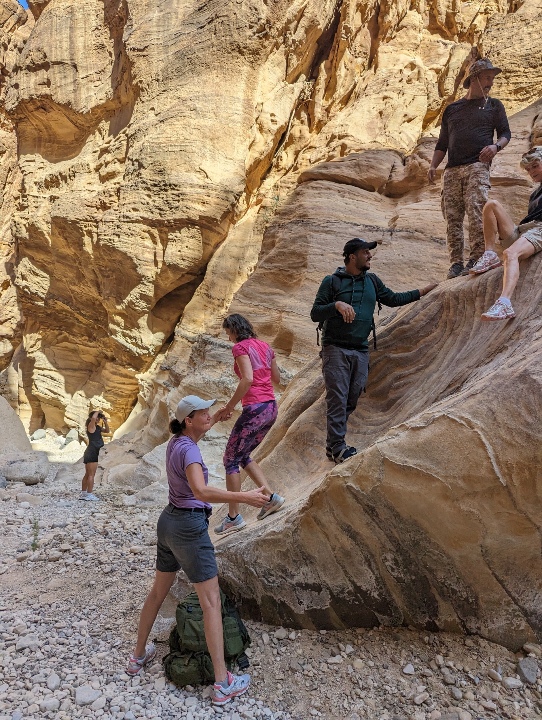 Klimmen in de Wadi Ghuweir, Jordanië