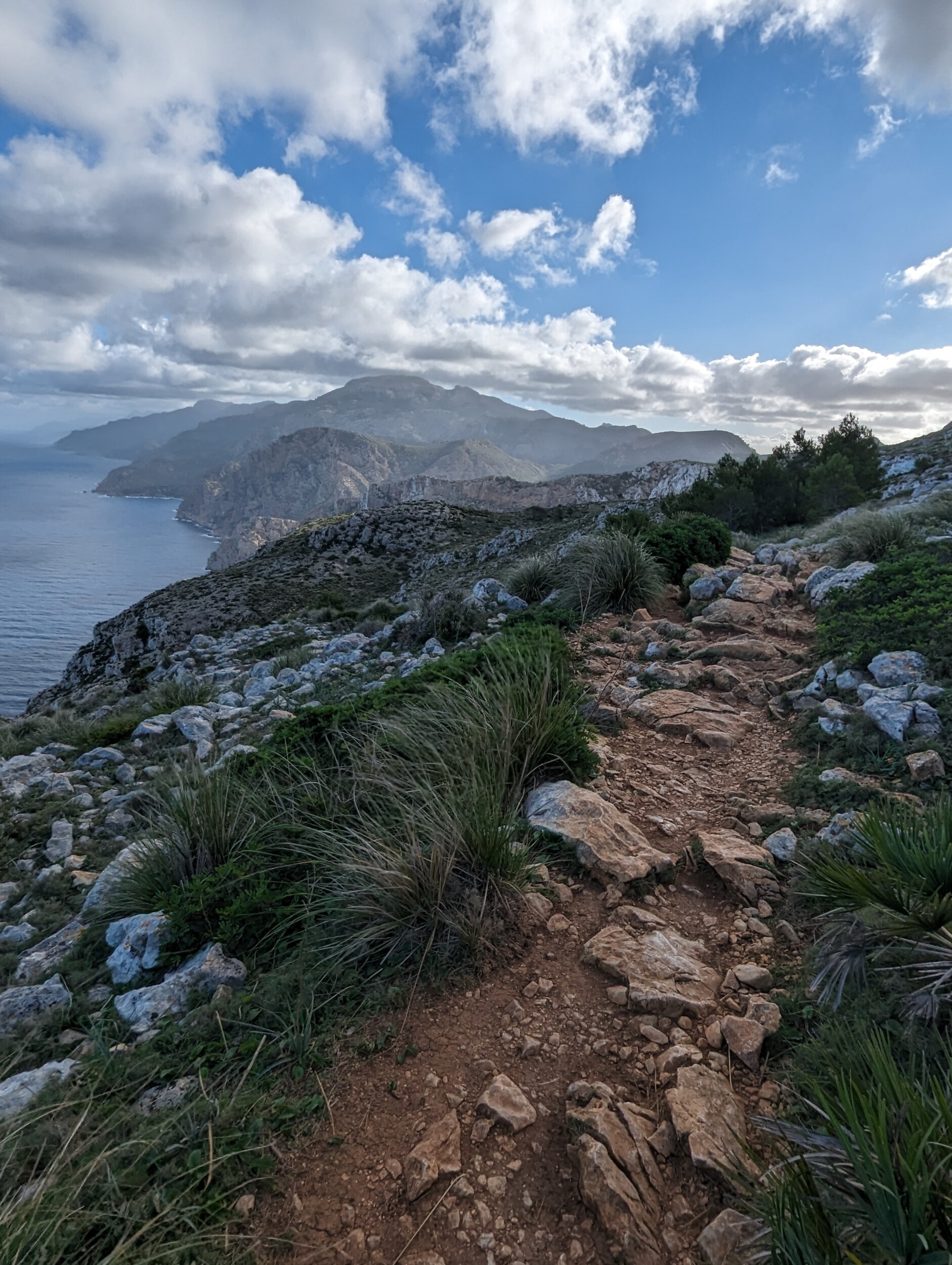 Een van de mooiste uitzichten tussen Sant Elm en Ses Fontanelles - GR221