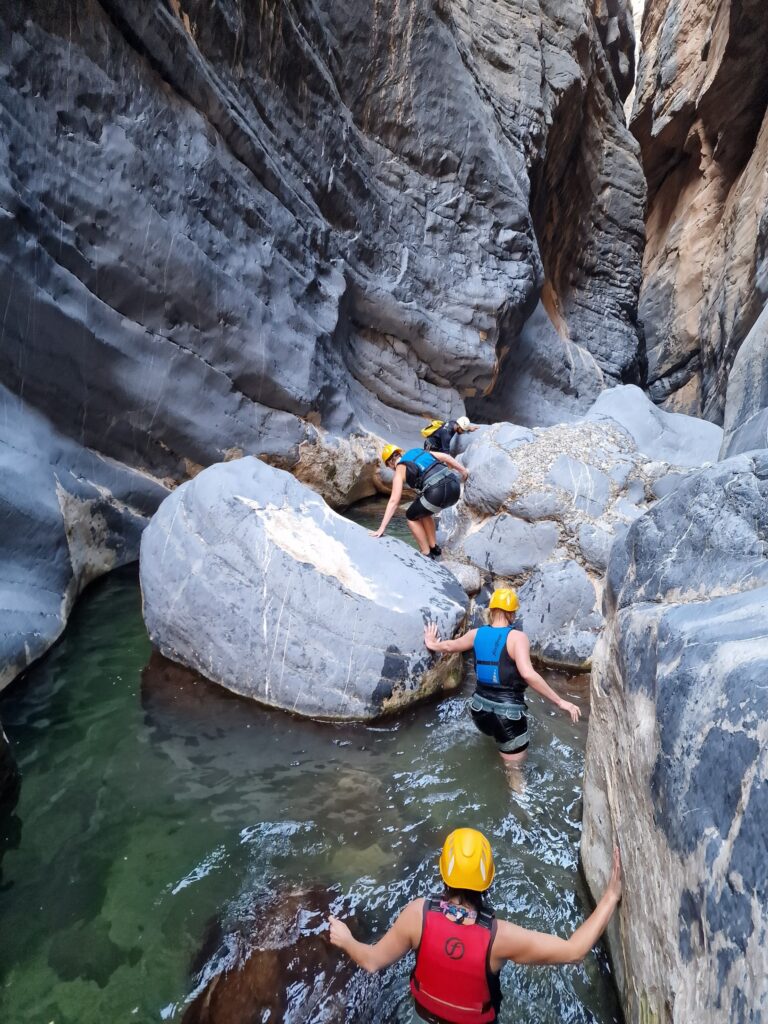 Zoek je het Ultieme Avontuur in Oman? Ga Canyoning in Snake Canyon - Al Hamra, Oman