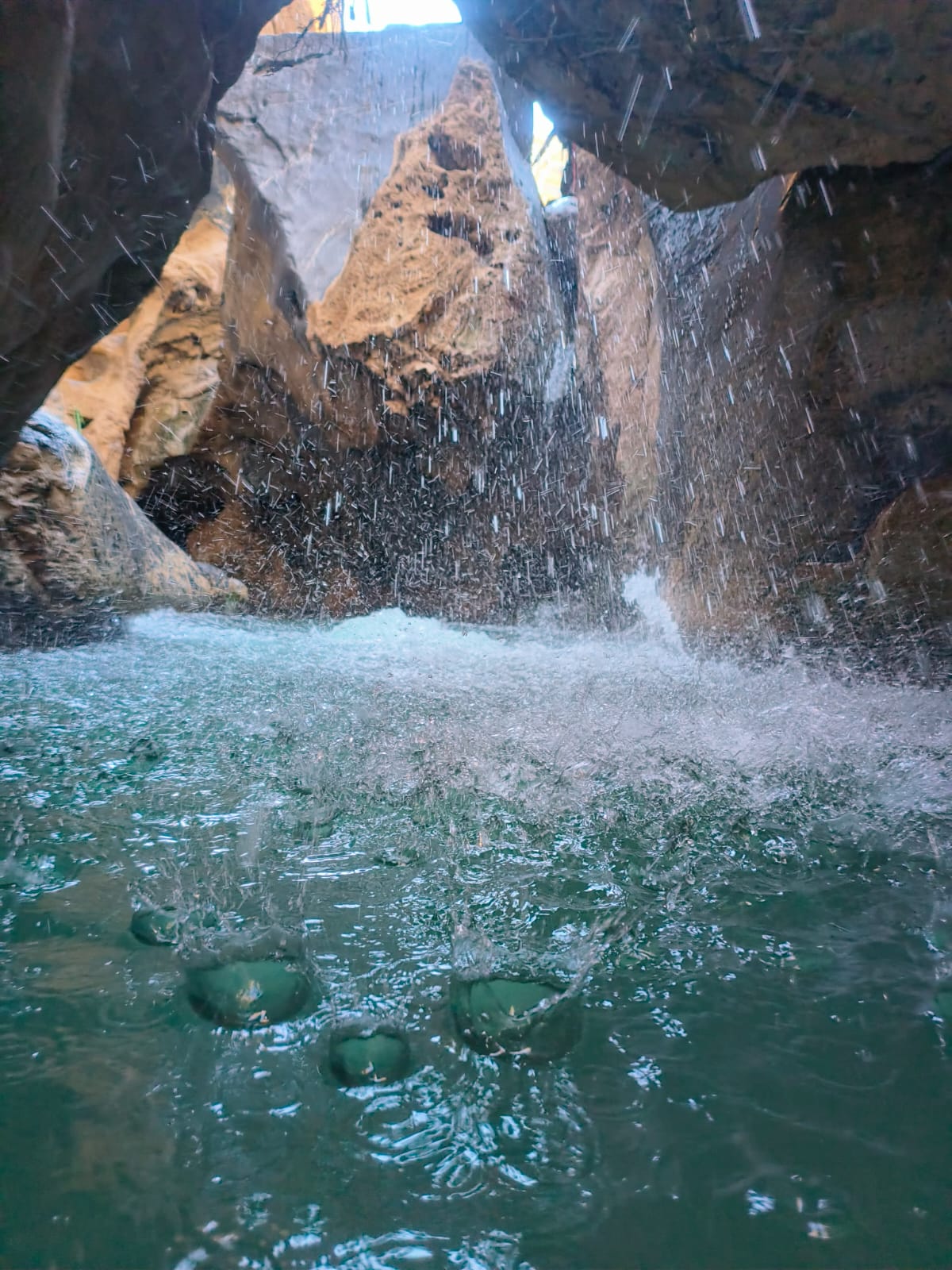 Zoek je het Ultieme Avontuur in Oman? Canyoning in Snake Canyon - Oman Zoek je het Ultieme Avontuur in Oman? Canyoning in Snake Canyon - Oman