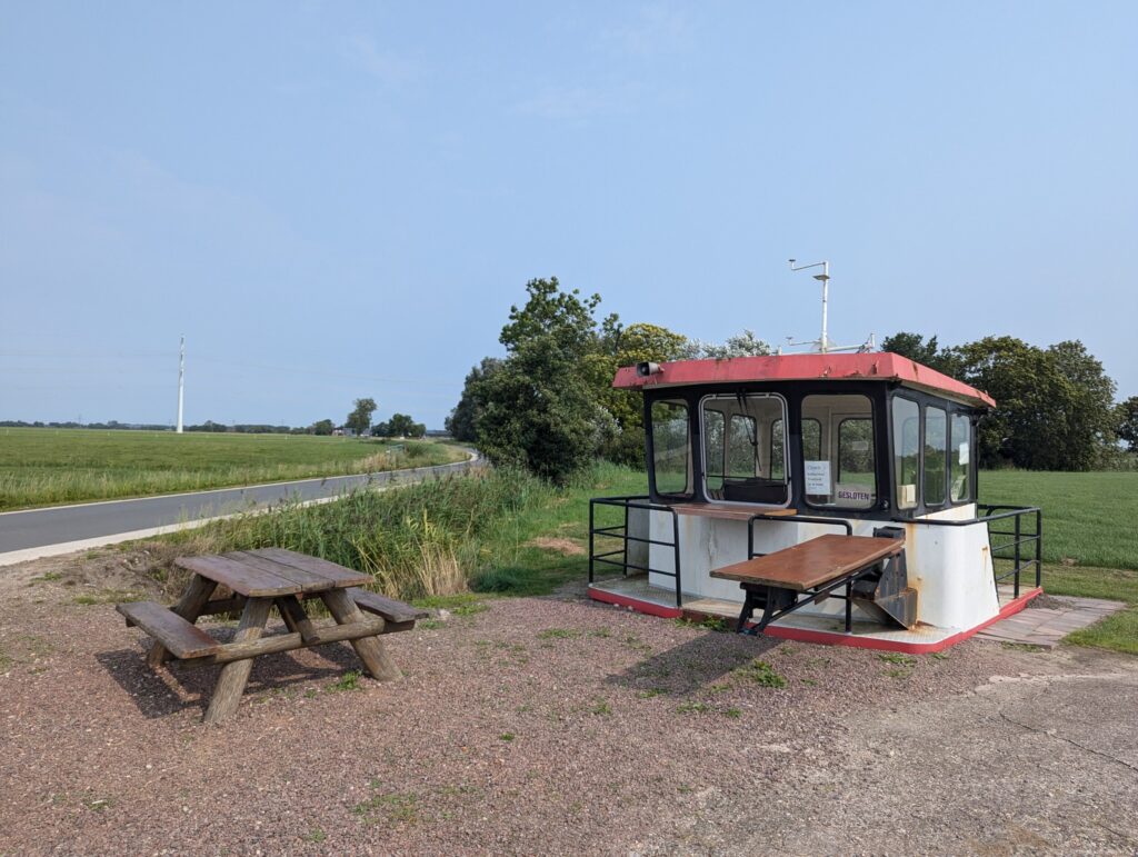 Uniek rustpunt in een stuurhut langs het Pieterpad - Zinvol Reizen