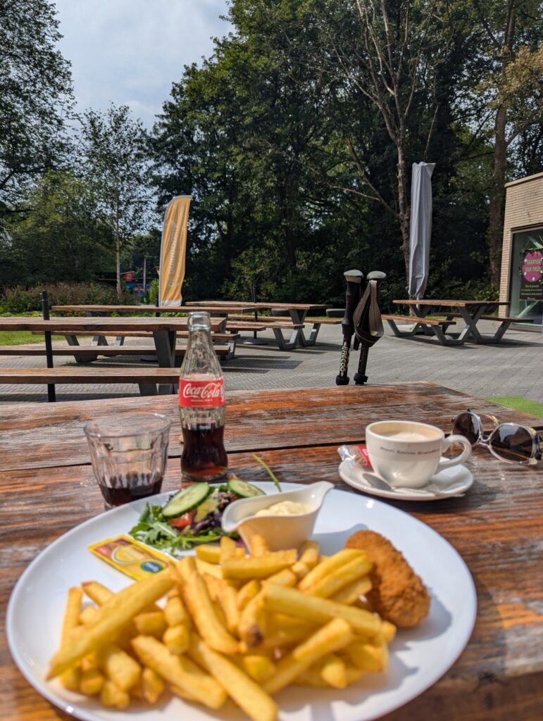 Bij wijkrestaurant de Duindoorn in Groningen langs het Pieterpad - Zinvol Reizen