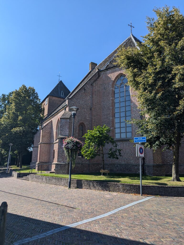 kerk in Hellendoorn, eindpunt voor mij voor deze 10 dagen Pieterpad