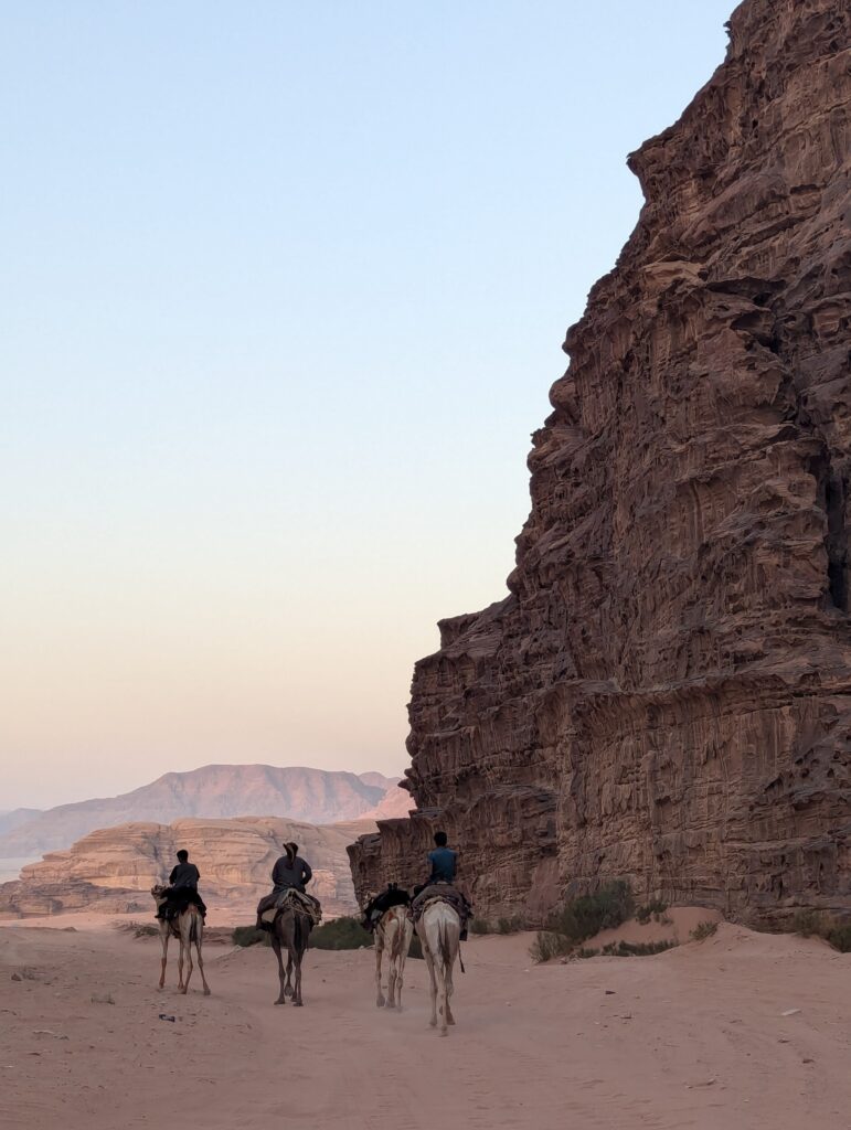 Sig Um Al Tawaqi in de Wadi Rum - Op weg naar huis...