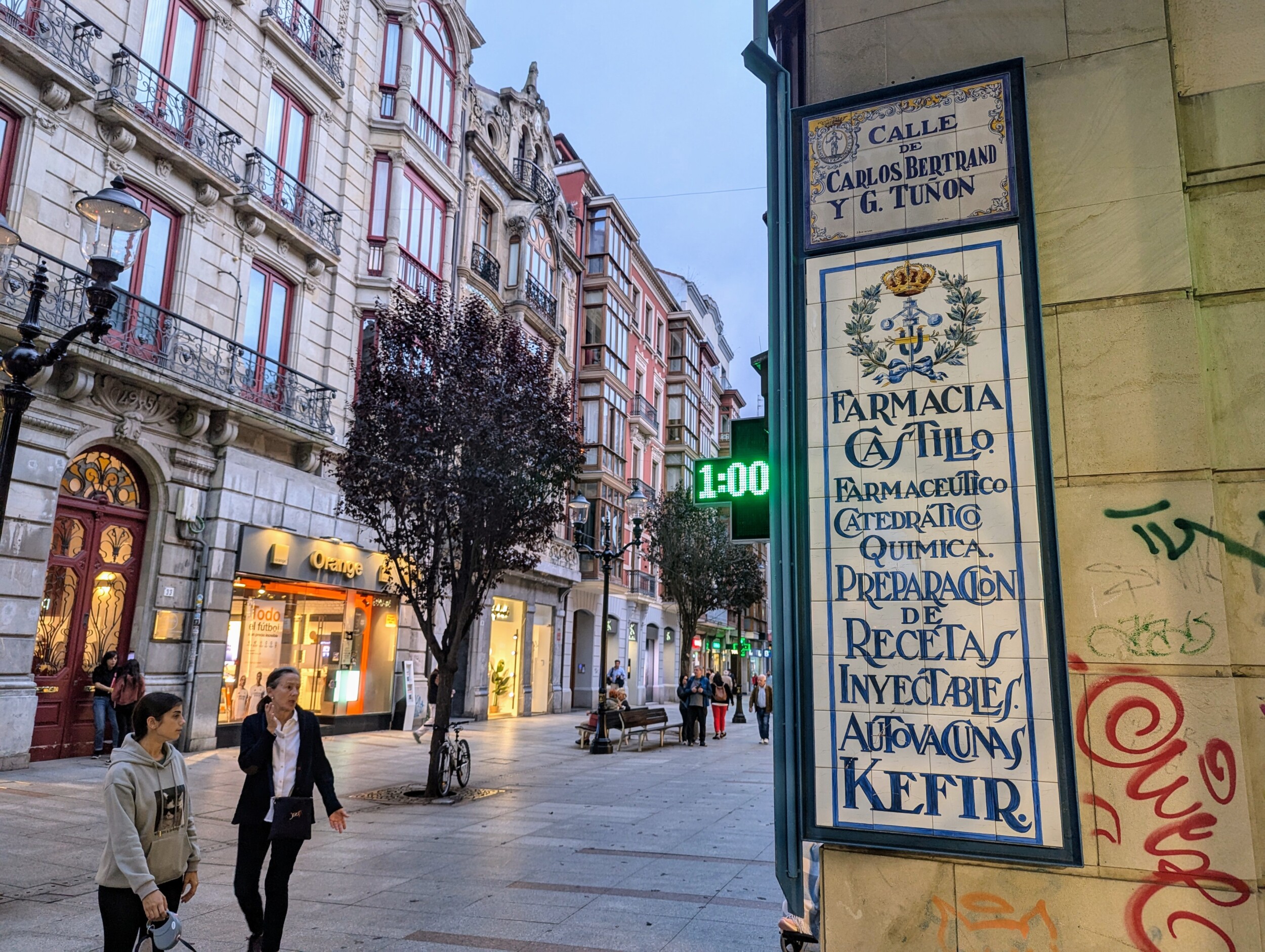 Winkelstraat Calle Corrida - Gijon - Asturië Spanje