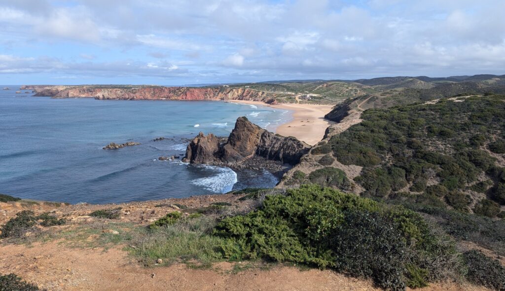 Wandelreis in Portugal - Zinvol Reizen - Reflecteren op je leven op de Rota Vicentina - Lange zandwegen langs de Portugese kust