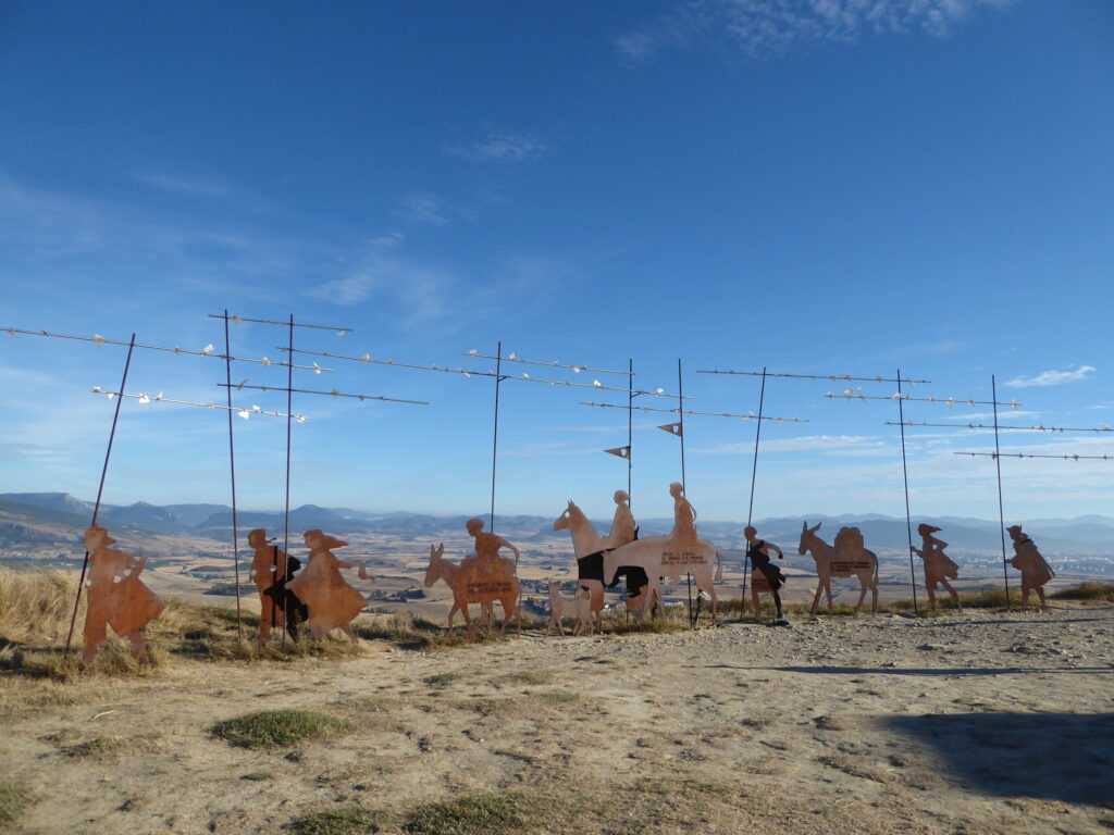 Alto del Perdon in Navarra - Na Pamplona kom je langs dit monument