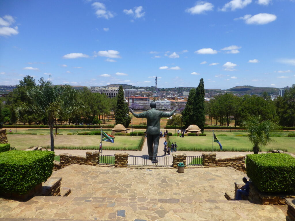 mandela standbeeld bij de Union Buildings Pretoria