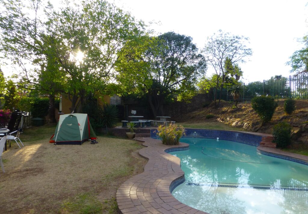 Zwembad at Brown Sugar Backpackers Logde Johannesburg Zuid Afrika