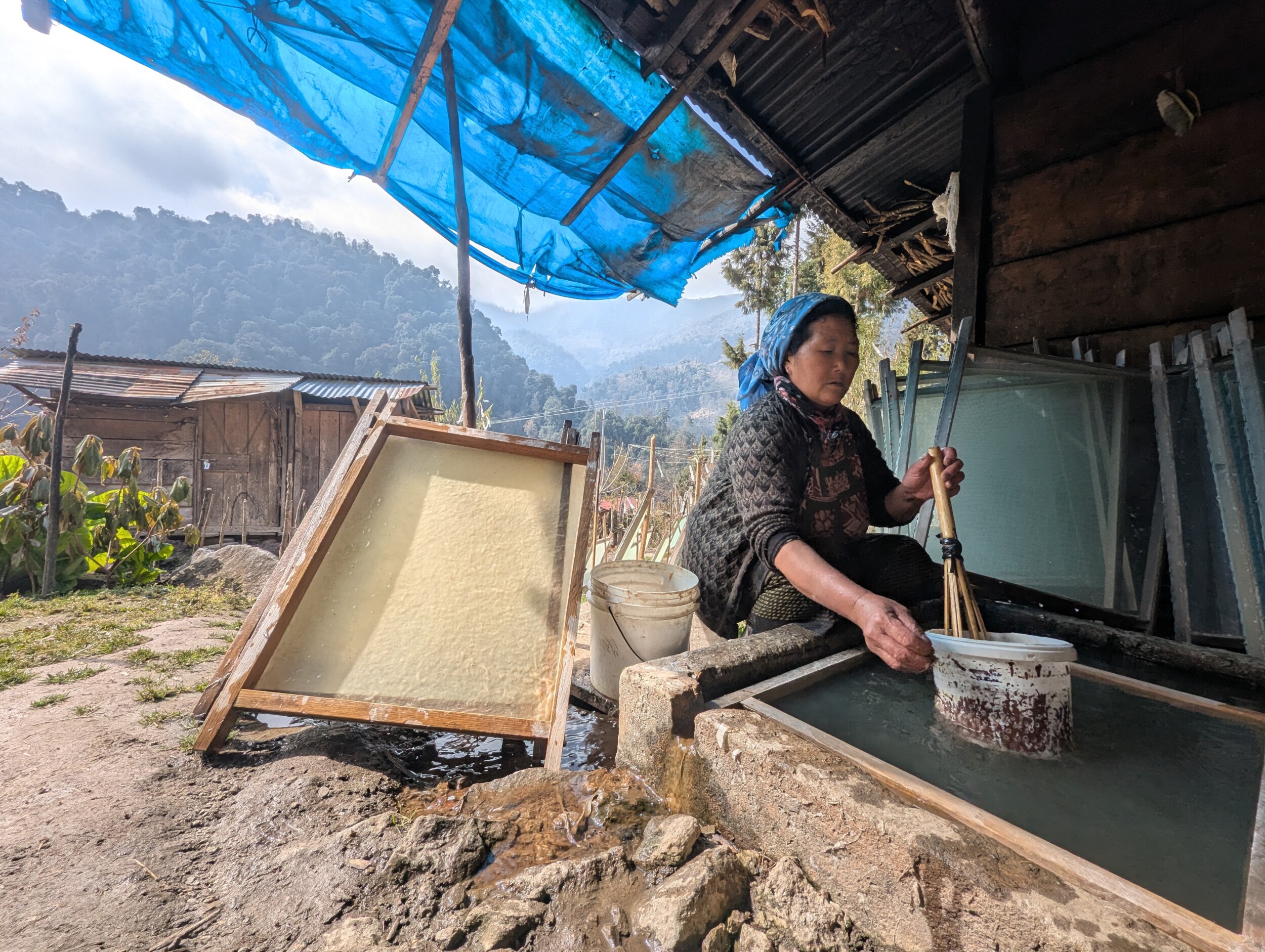 Papier maken in Mukto Village - Aruchanal Pradesh, India