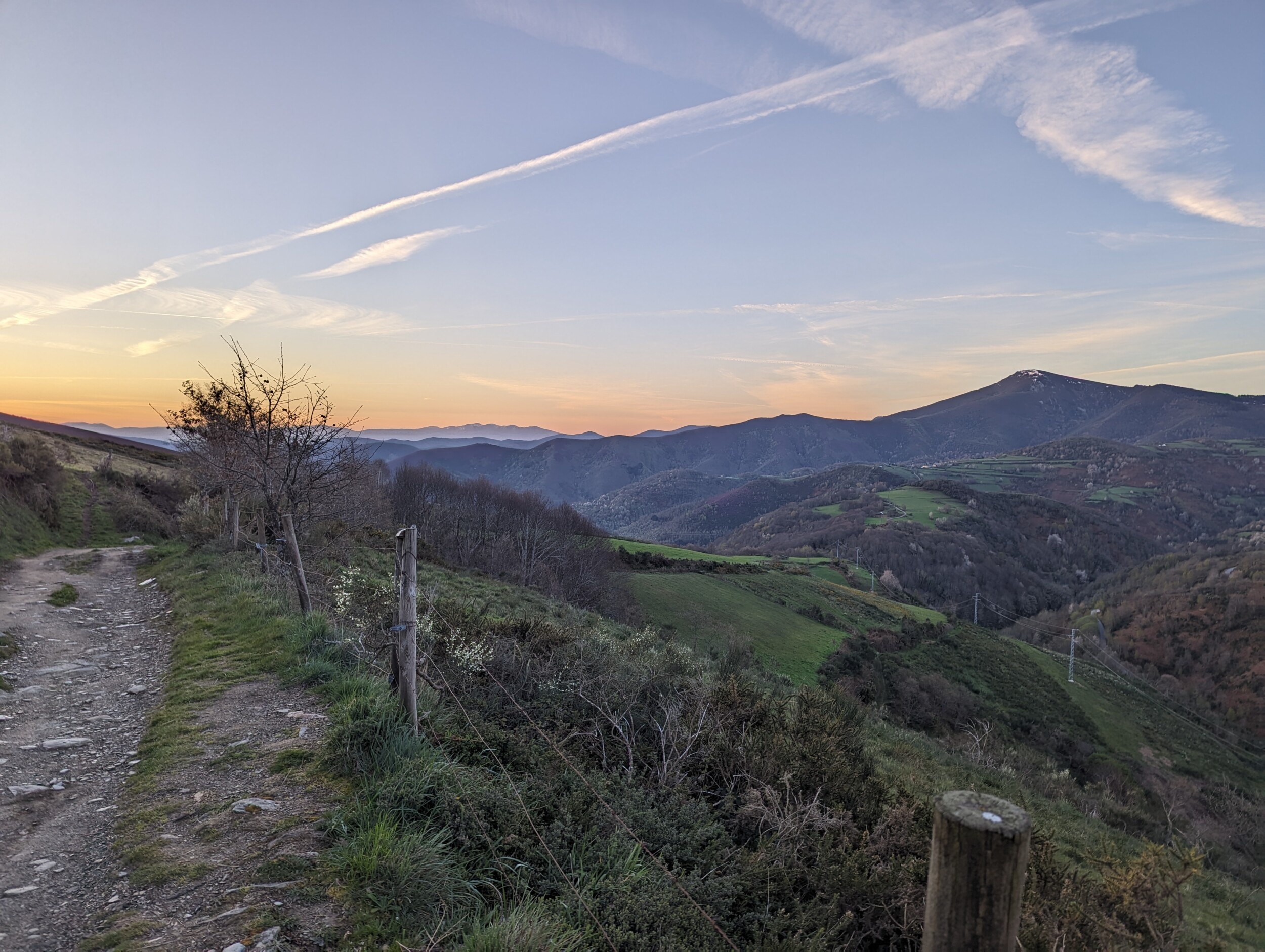 Zonsopgang La Faba - Galicie, Spanje - overnachten op de Camino de Santiago