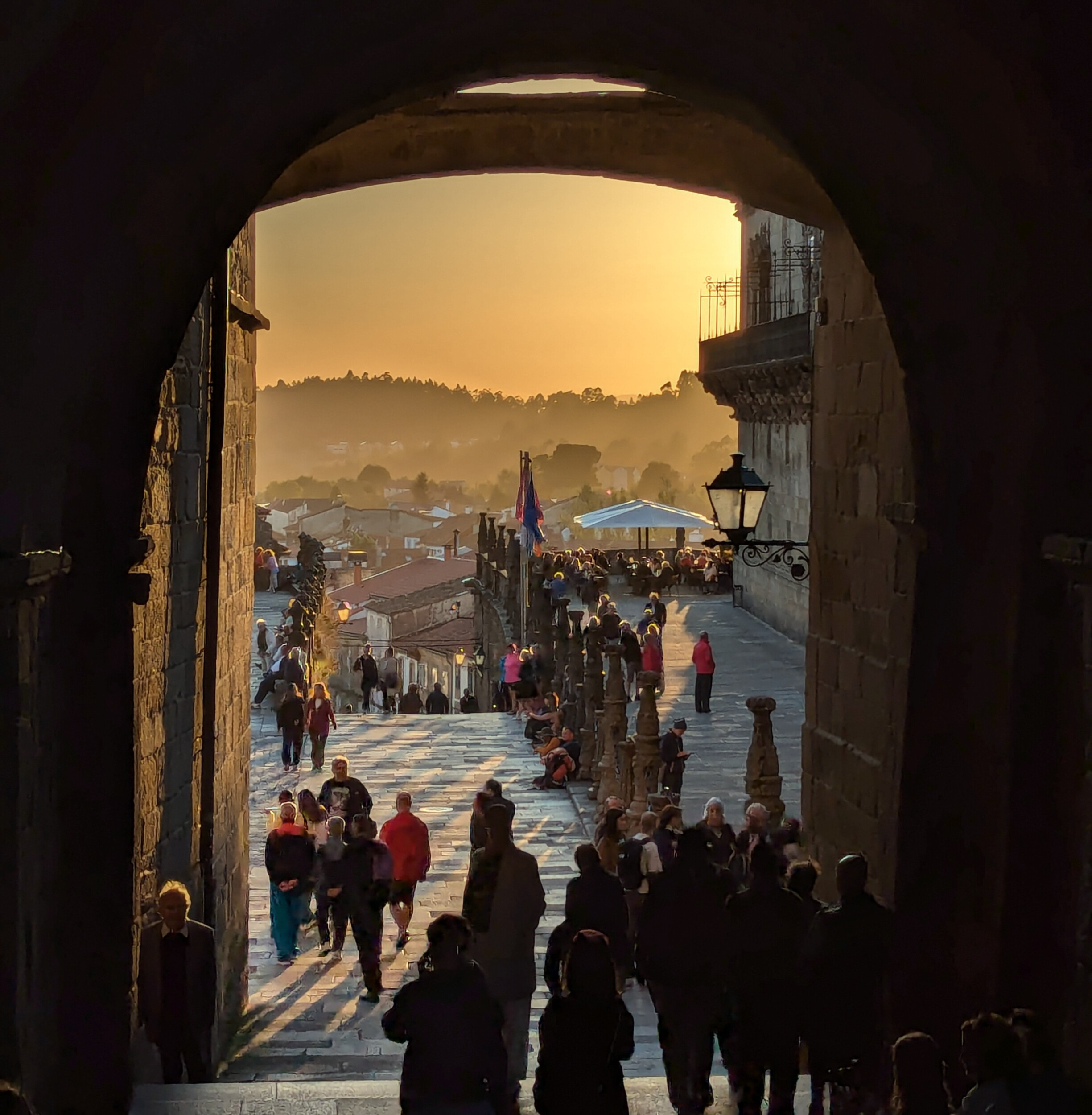 De poort naar het plein van Santiago de compostela - Zinvol Reizen