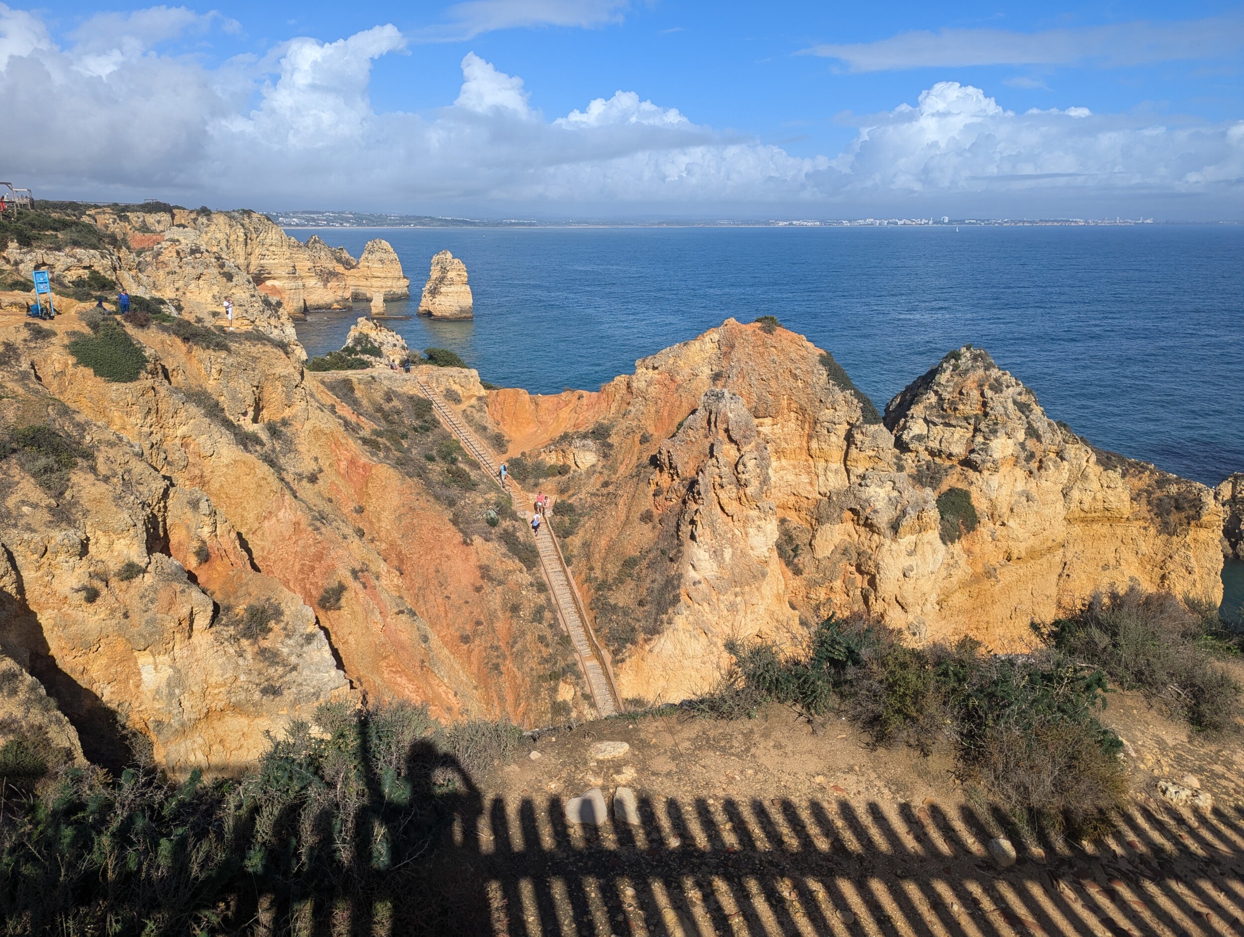 Wandelen langs de kust Portugal - Ponte da Piedade - lange trap