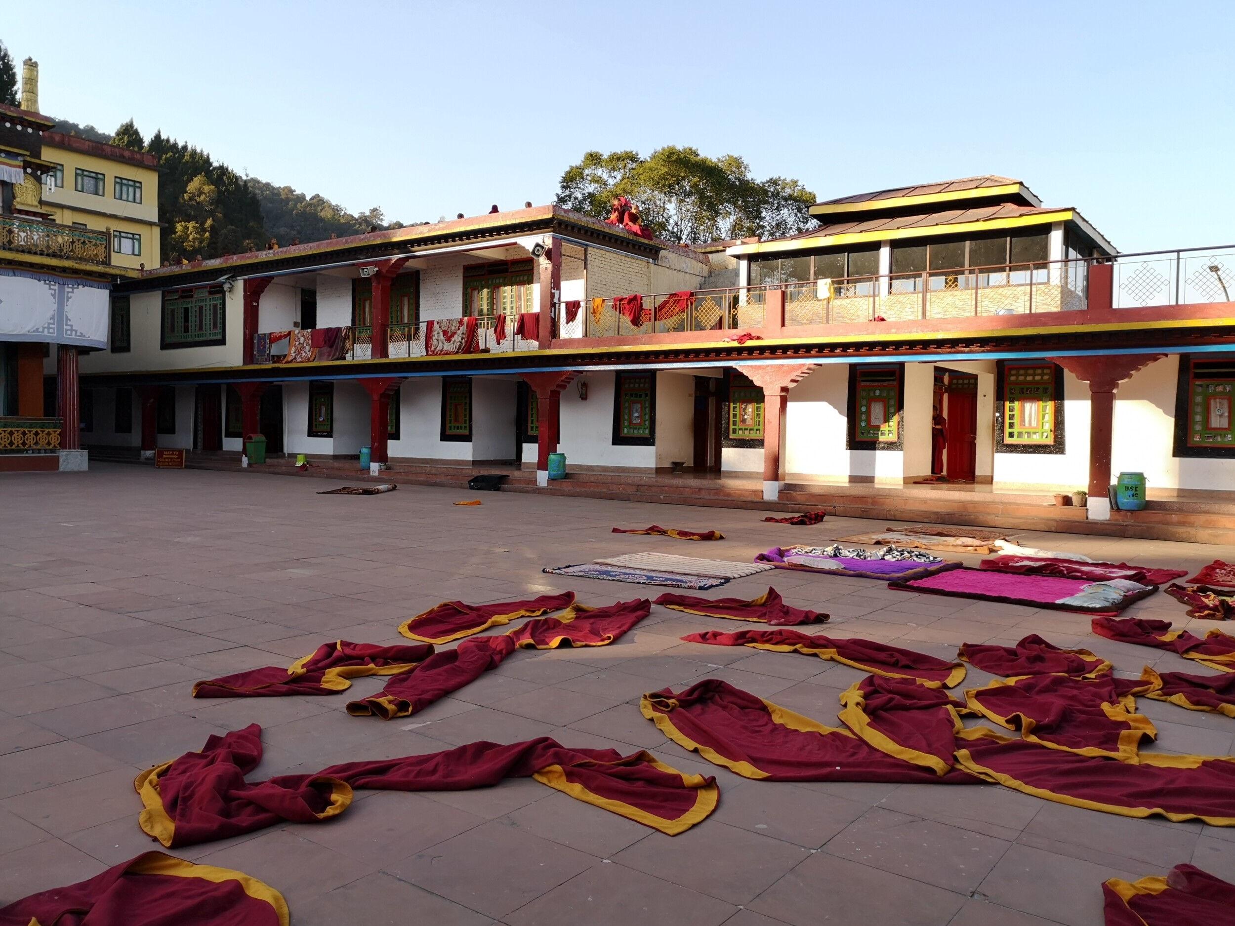 Overblijfselen van de groep - Rumtek Klooster, Reisgids Gangtok Sikkim